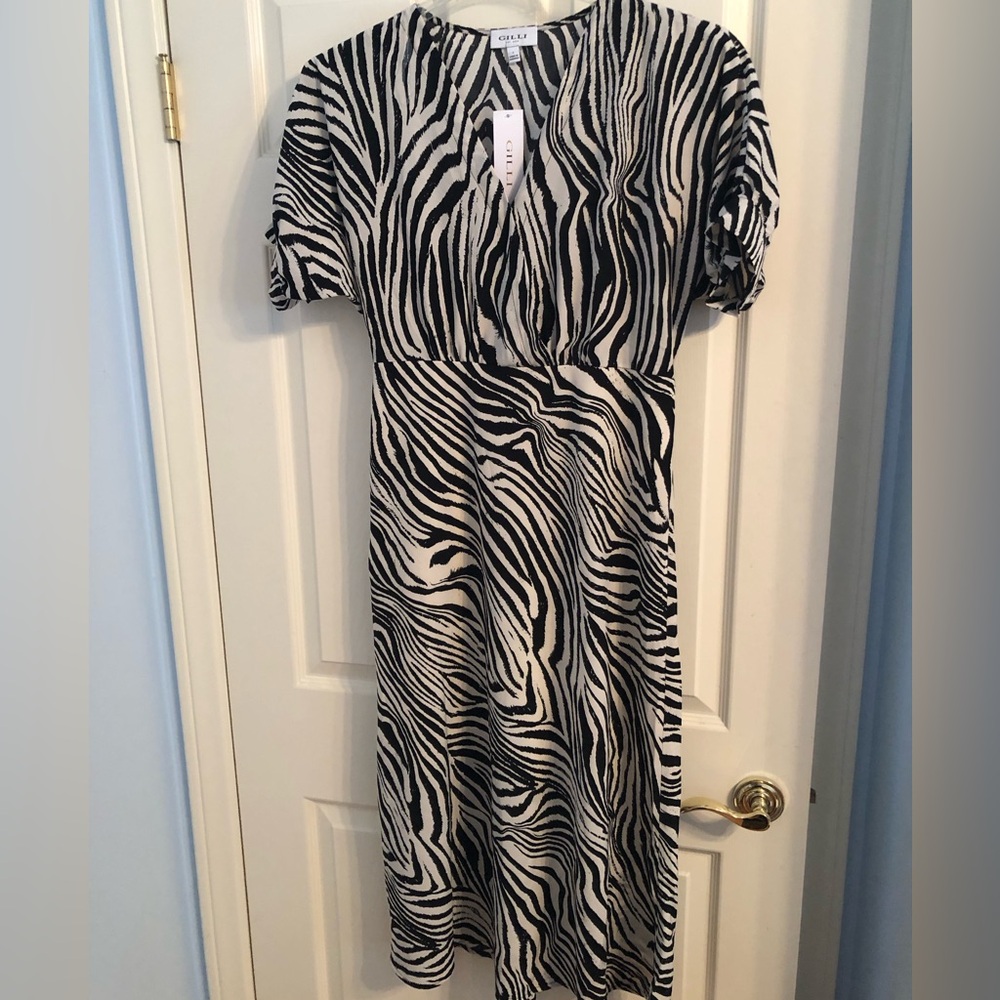 Gilli Zebra Print Midi Dress With Puffed Sleeves NWT